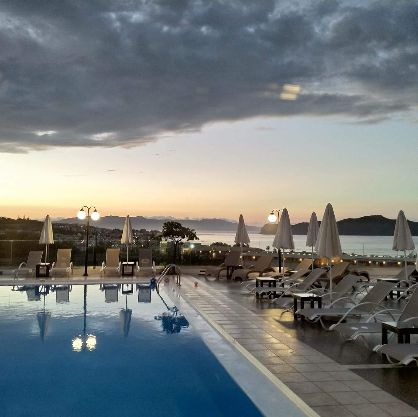 Top Hotel Stalos Luaran gambar